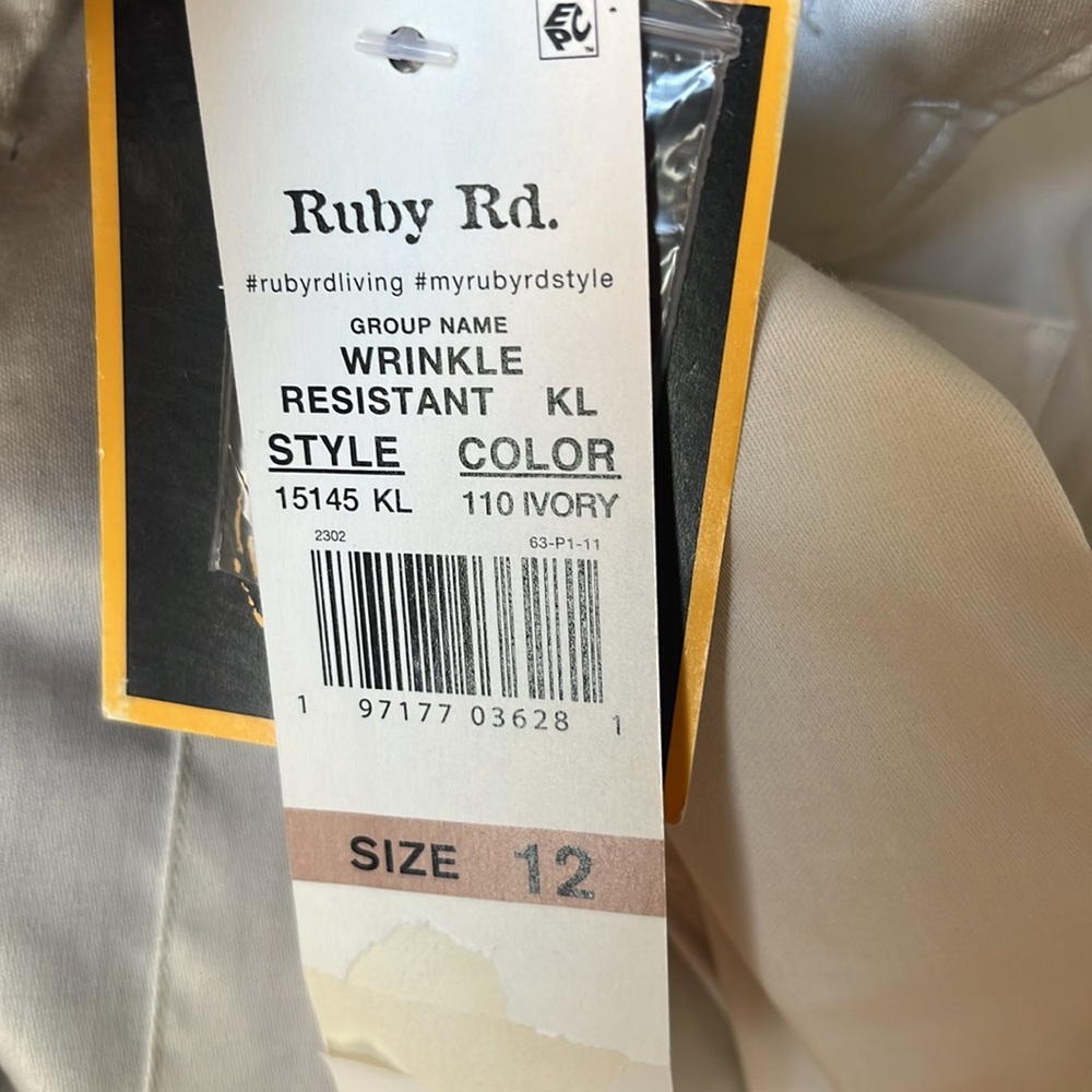 Ruby Rd. White Button-Up Shirt, Read - Picture 7 of 8